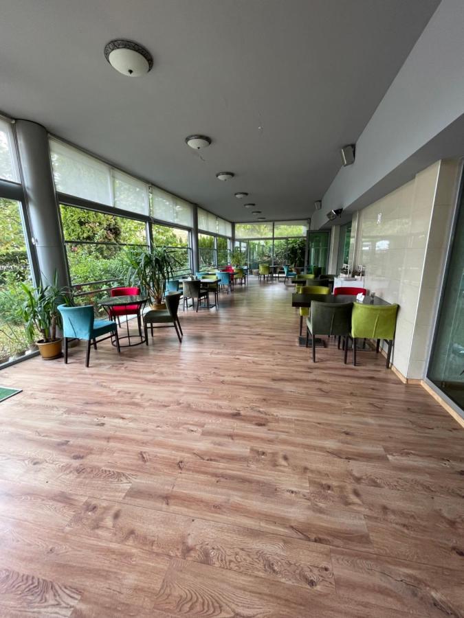 Terra Europe Brontes Hotel Targowischte Exterior foto
