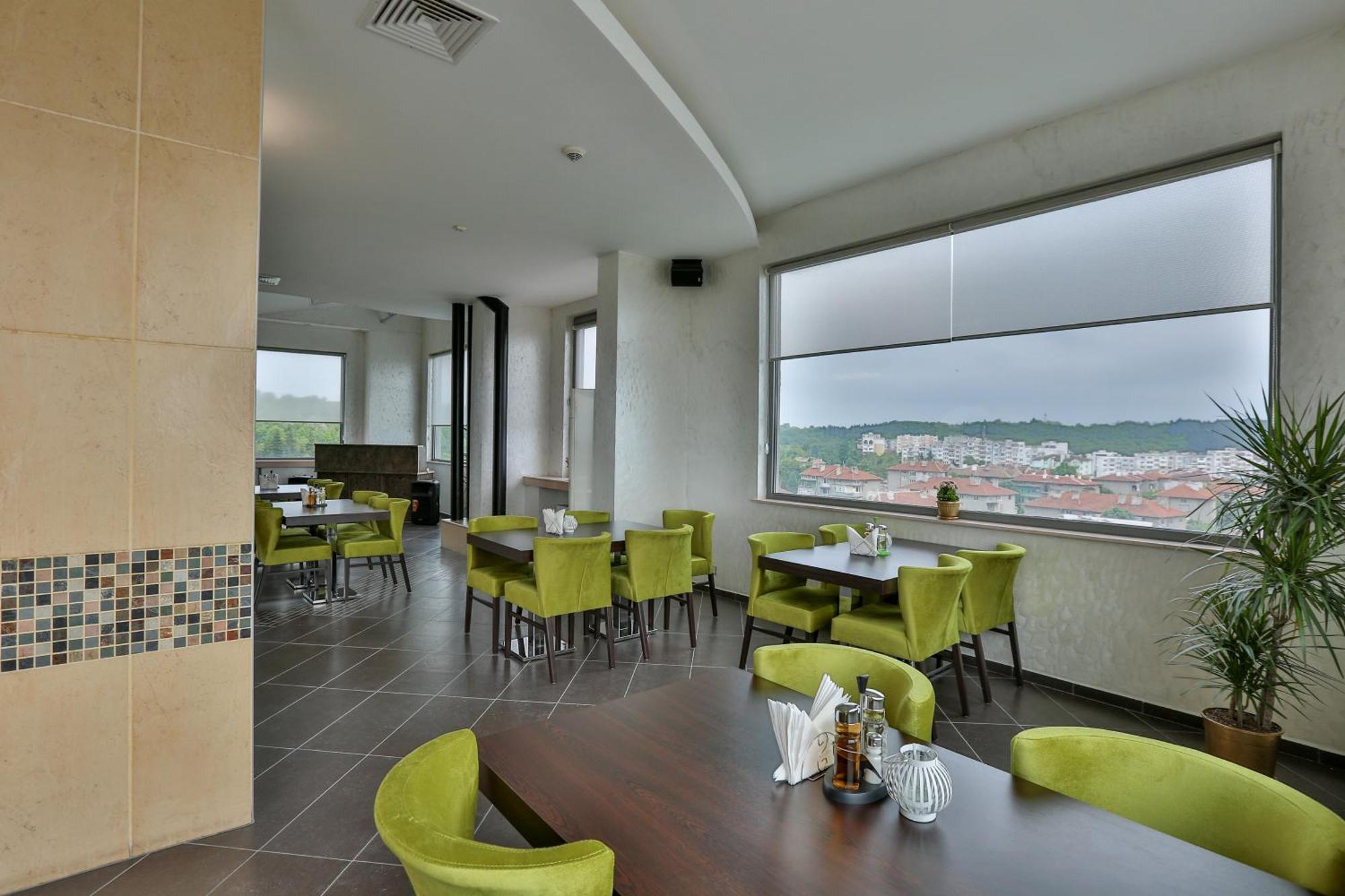 Terra Europe Brontes Hotel Targowischte Exterior foto