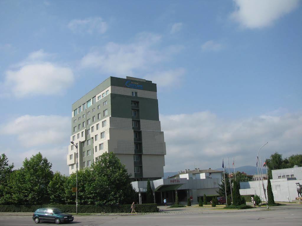 Terra Europe Brontes Hotel Targowischte Exterior foto