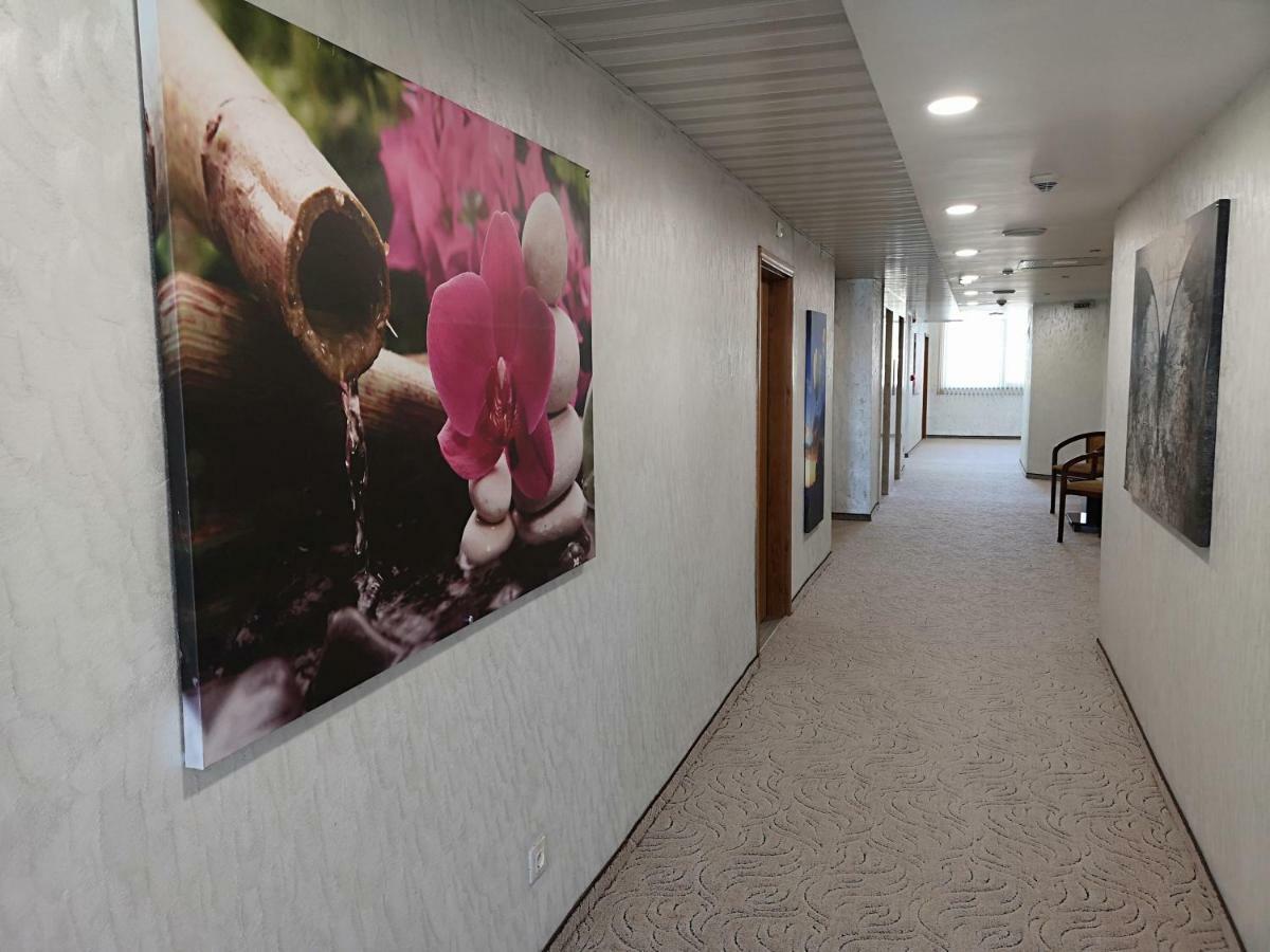 Terra Europe Brontes Hotel Targowischte Exterior foto